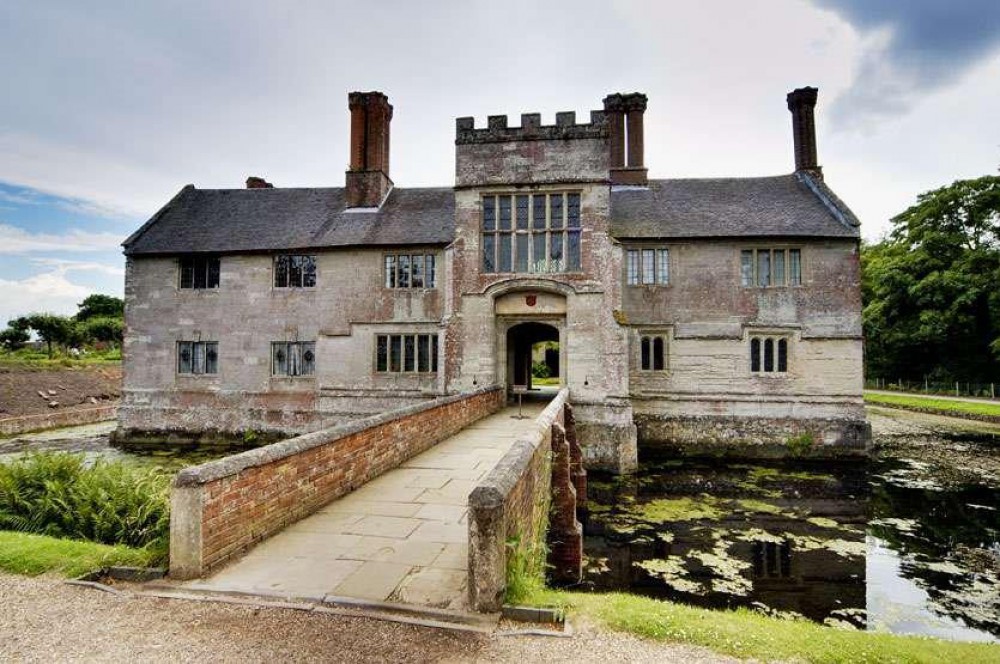 baddesley clinton exteror